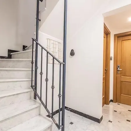 Menton - 22m2 And Bureau - Centre *